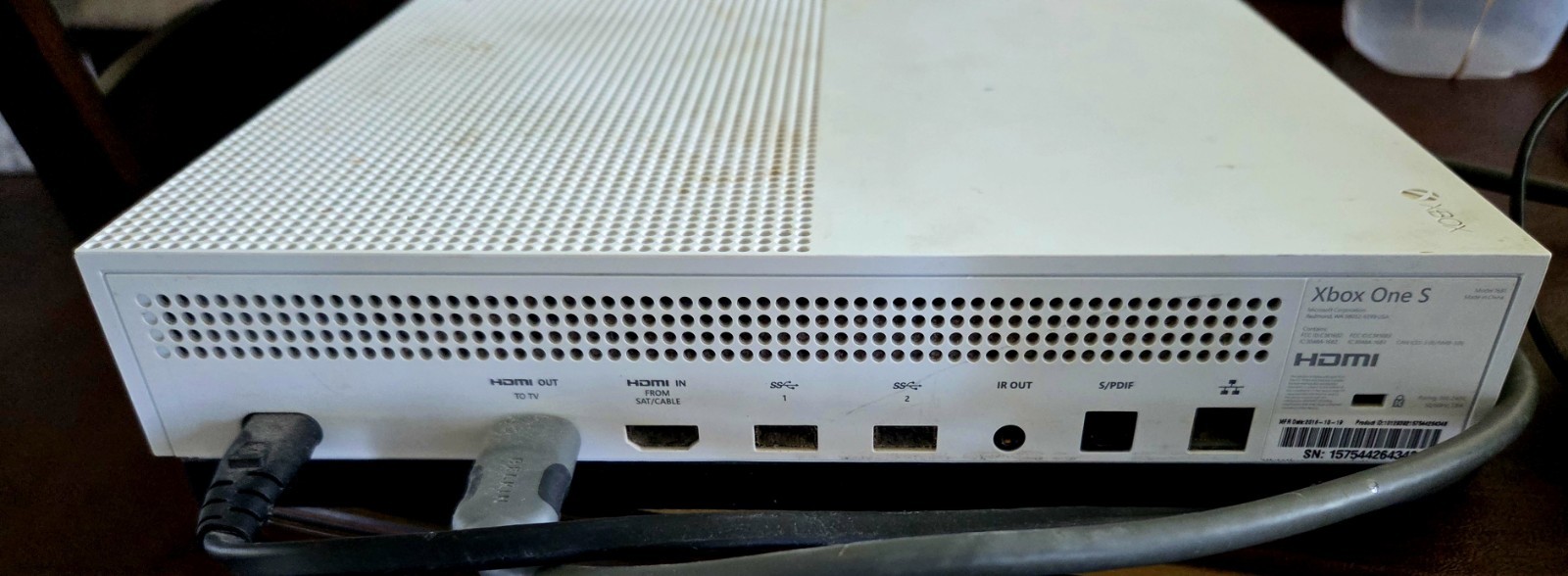 Xbox One S – 500GB Model 1681 With XBox controller 049-012-1