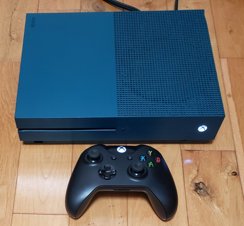 Xbox One S 500GB DEEP BLUE Special Ed. Console 1681 Bundle, Controller, TESTED