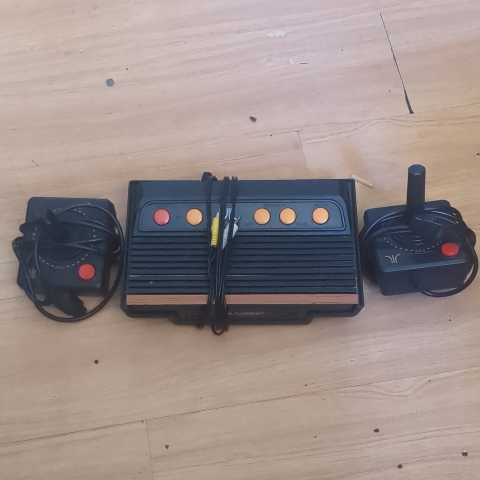Atari 2600 Video Game Console Black Brown Orange Composite RCA AV Cables