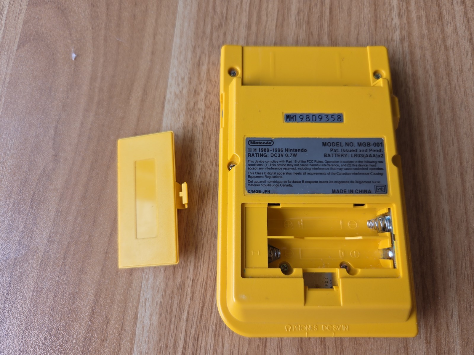 Nintendo Game Boy Pocket MGB-001 – Yellow – 100% OEM – Tested Working