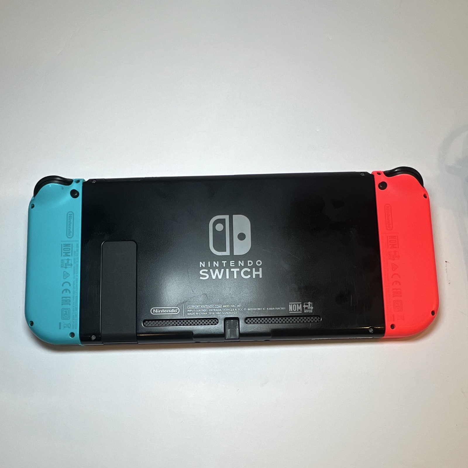 Nintendo Switch HAC-001 Black w/ Red & Blue Joy-Con Wi-Fi USB-C Headphone Jack