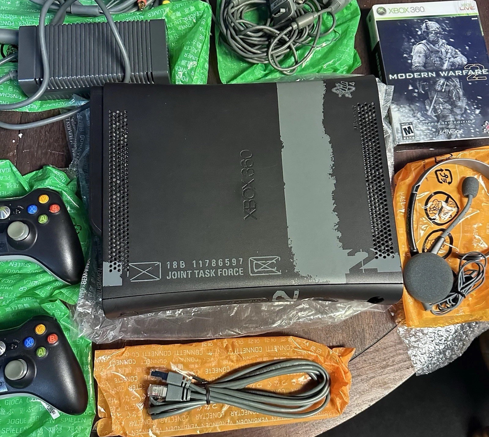 Xbox 360 Call Of Duty MW2 Limited Edition Console *Complete In Box*