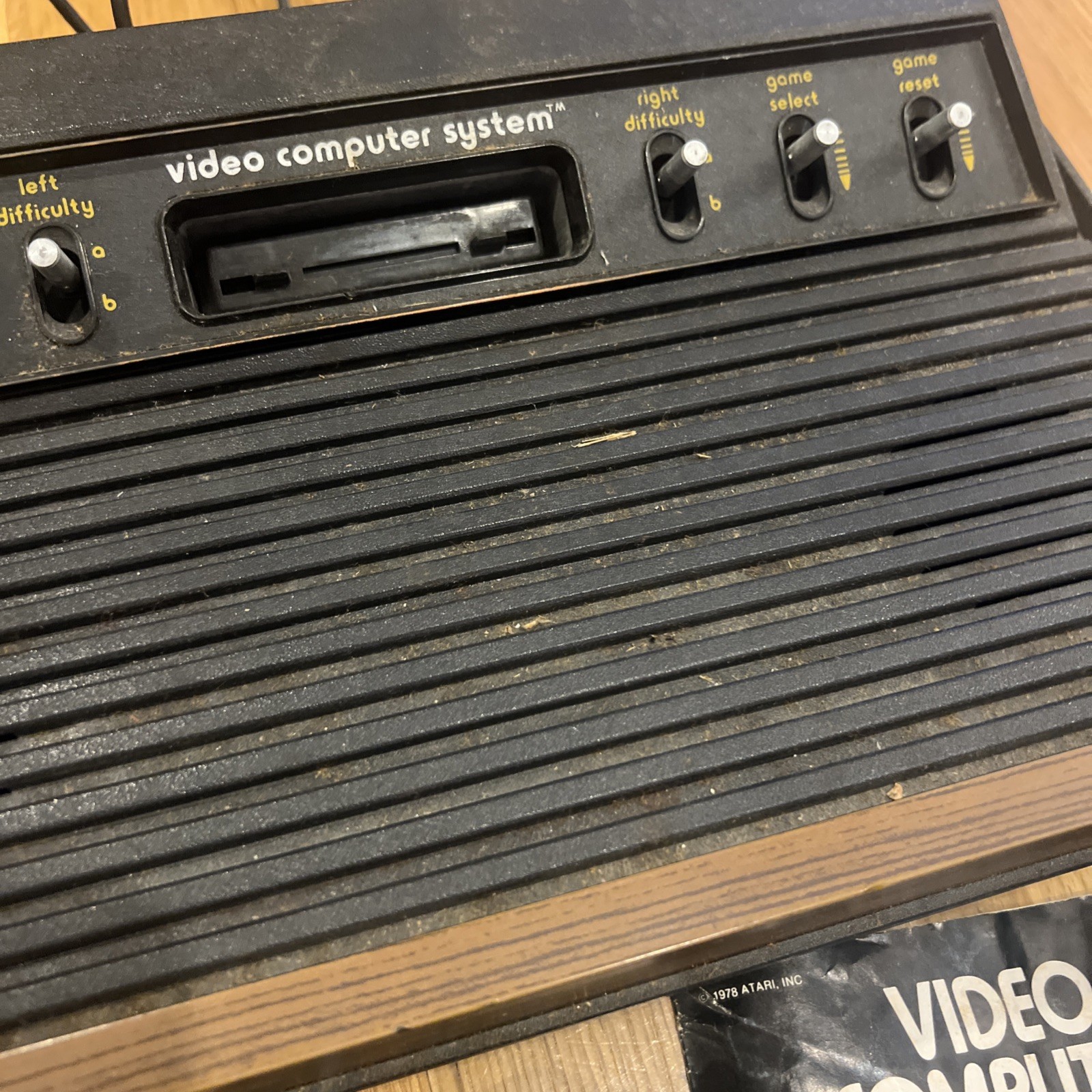 Vintage Atari Video Computer System 4 Controllers Video Manual And Plug In Cords
