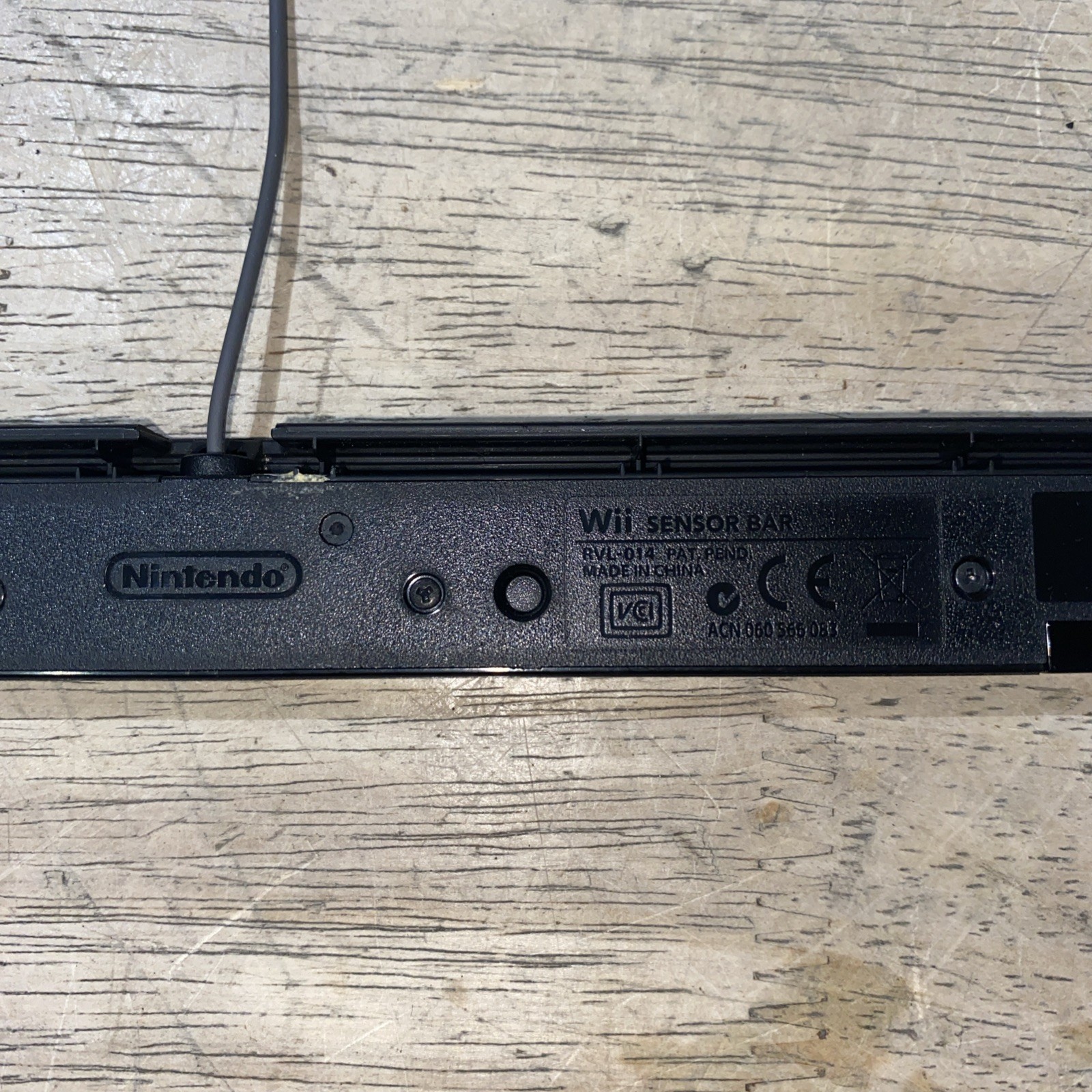 Nintendo Wii Console RVL-101 Black System with 2 Remotes, Sensor Bar Etc