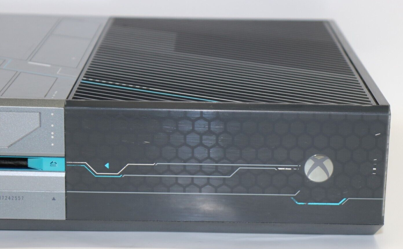 Microsoft XBOX ONE 1540 Limited Edition Halo 5 Guardians 1TB Console, Controller