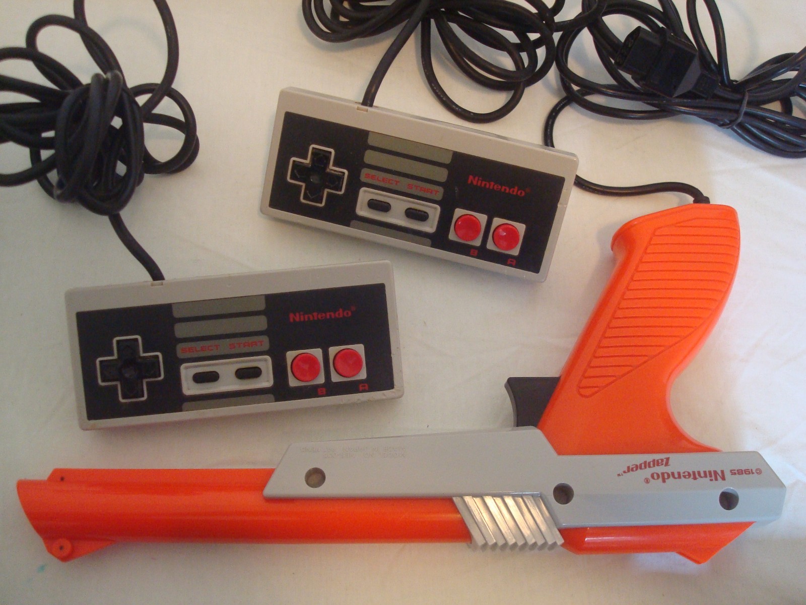 Nintendo NES Console Bundle NEW PINS Game Super Mario 1 2 3 Donkey Kong Classics