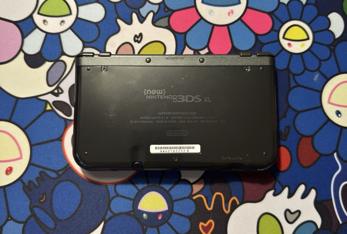 Nintendo New 3DS XL Console – Gray Black – With Stylus & Screen Pro – US Version