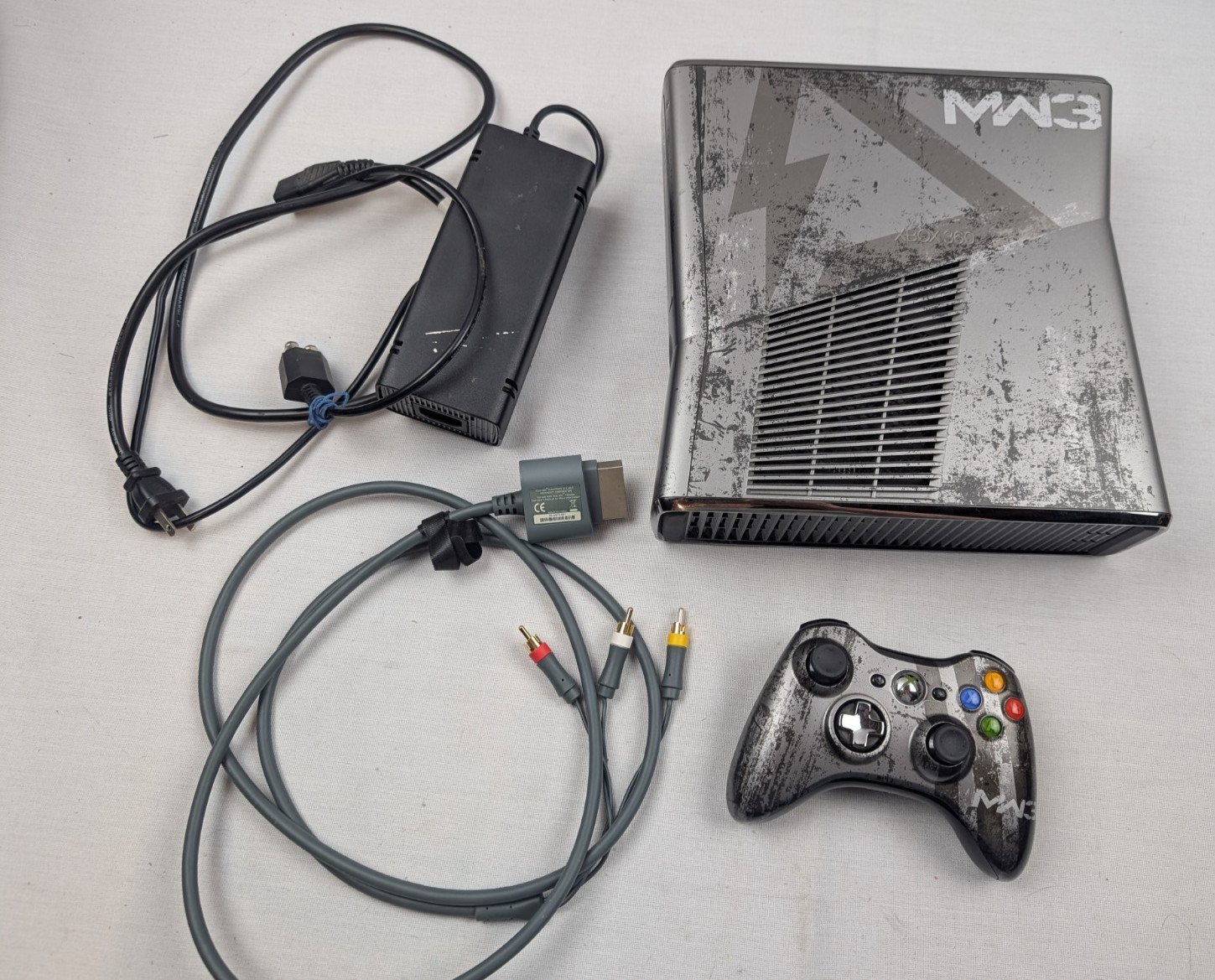 Xbox 360 S 320GB Call of Duty MW3 Edition Complete Tested & Reset
