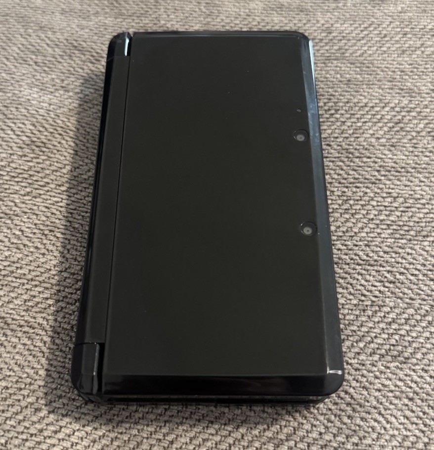 Custom 64GB Nintendo 3DS – Glossy Black / Region Free / Stylus / USBCharger/ 90+