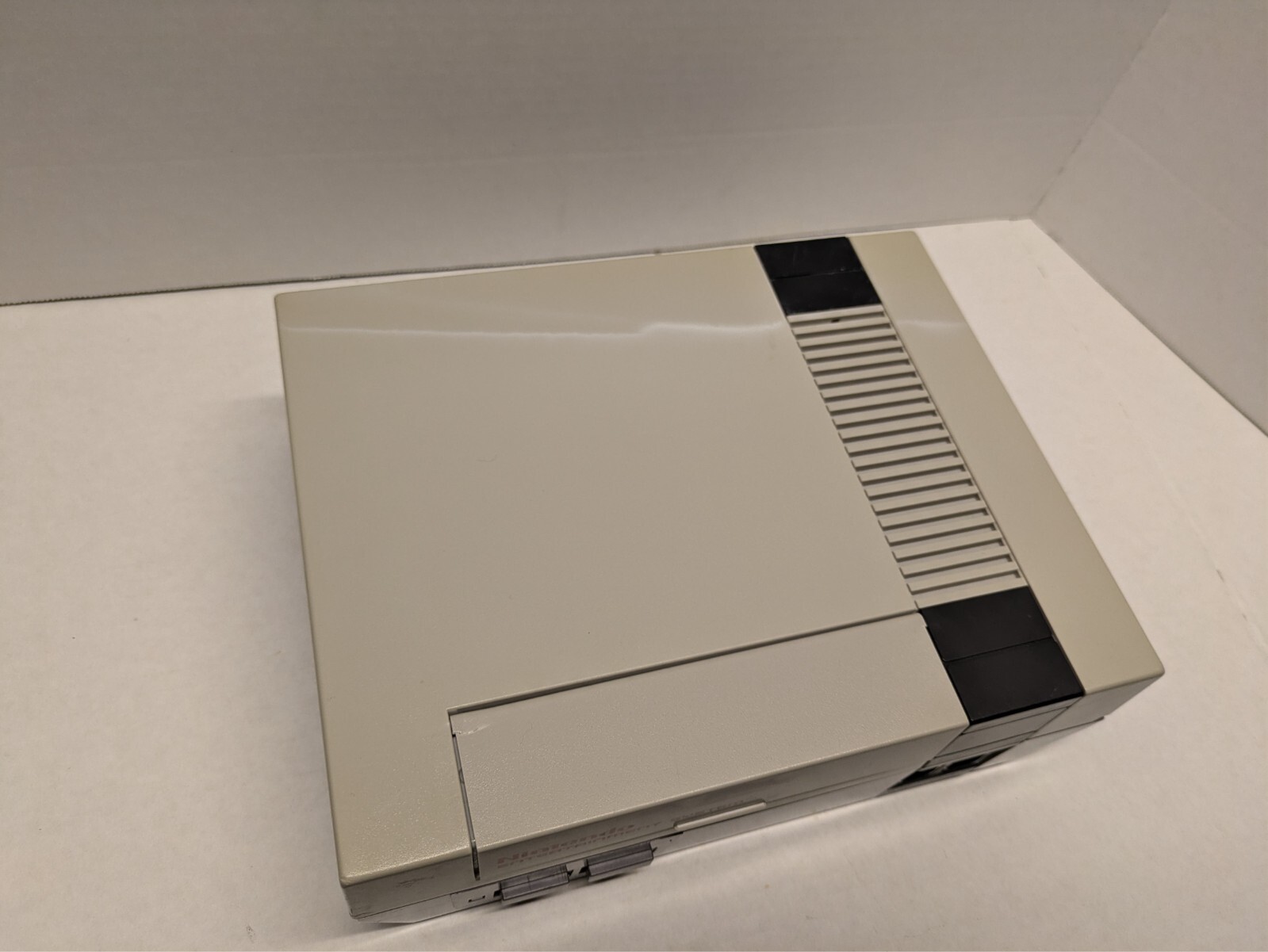 Nintendo NES Console New Caps, regulator, & OEM 72 Pin. Mario/Duck Hunt bundle.