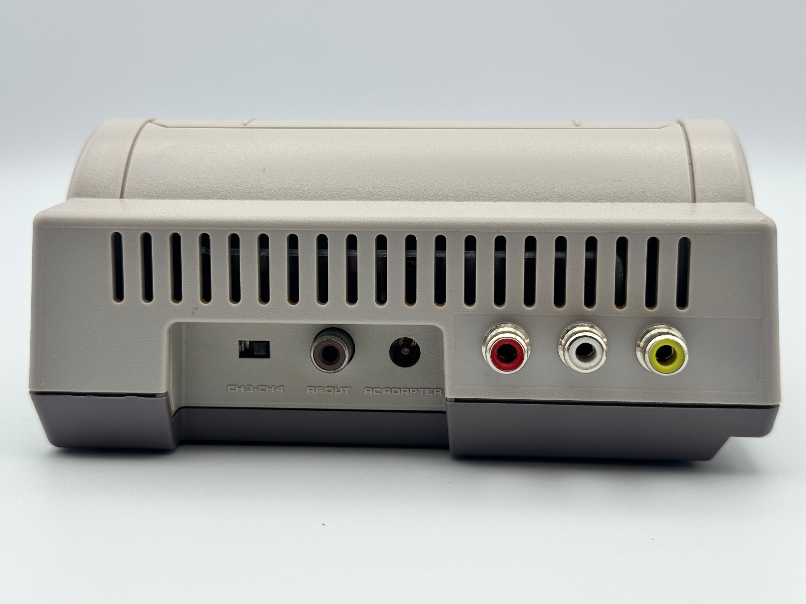 Nintendo NES Top Loader NES-101 – composite AV mod – dog bone controller extras