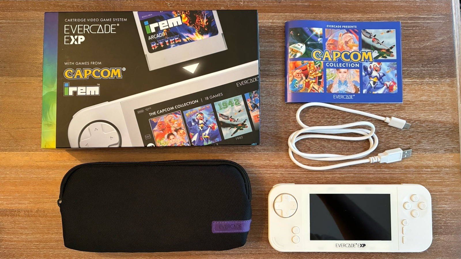 GOOD CONDITION Blaze Evercade EXP Capcom Handheld Console White CASE INCLUDED
