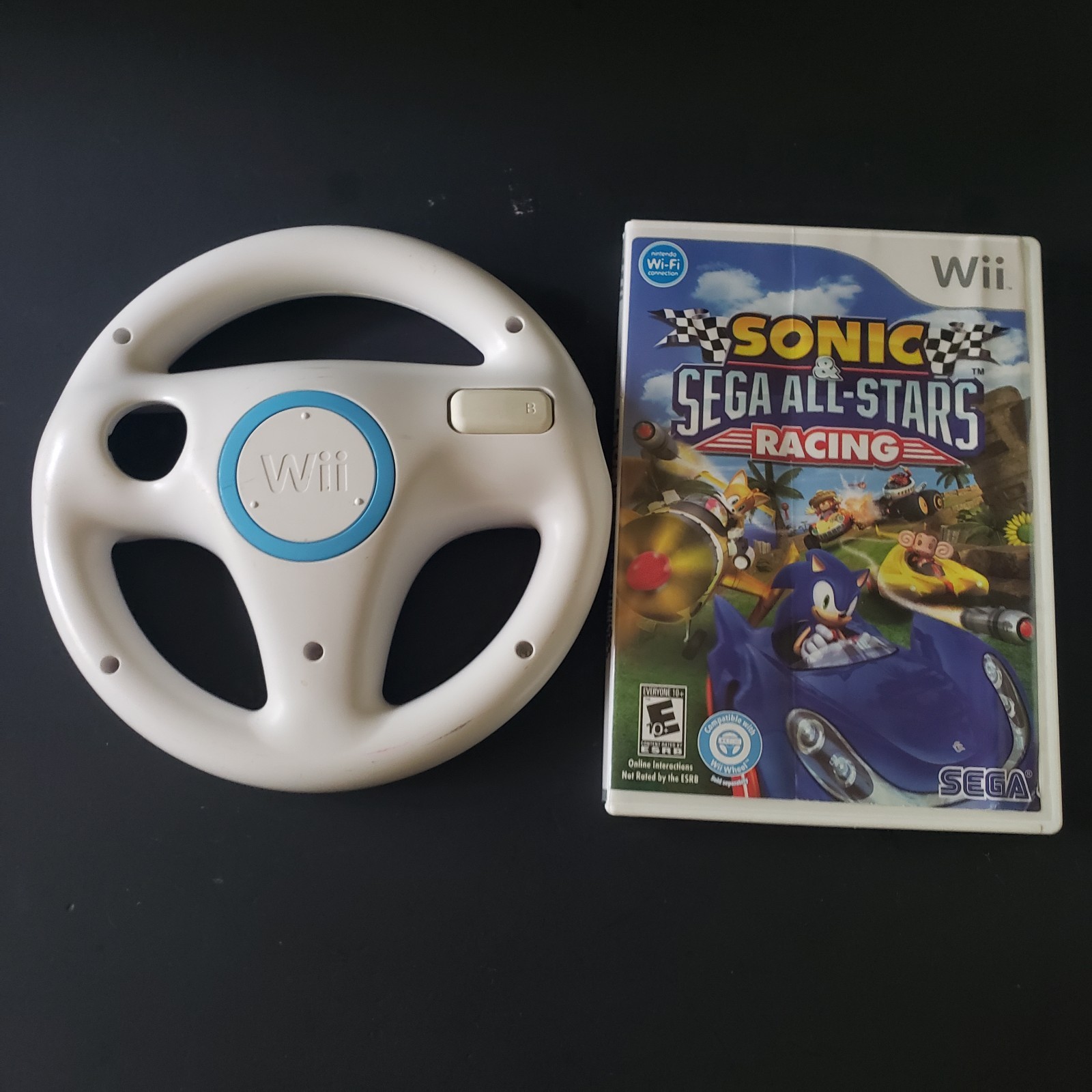 Nintendo Wii White RVL-001 w/ Controllers Cables Steering Wheel & Sonic Racing