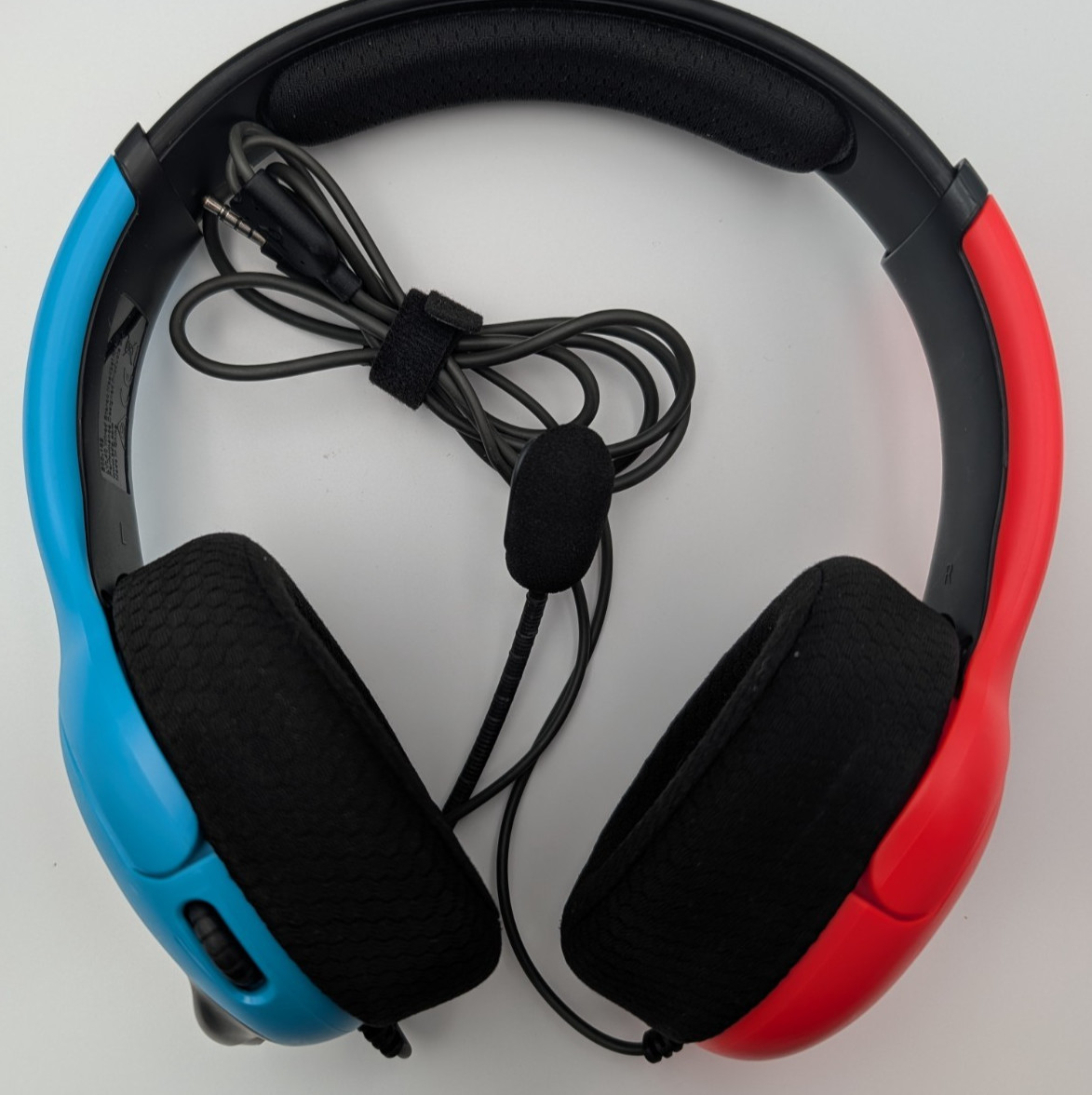 Nintendo Switch Accessories Lot – Official Dock, Joy‑Con Grip & Wired Headset