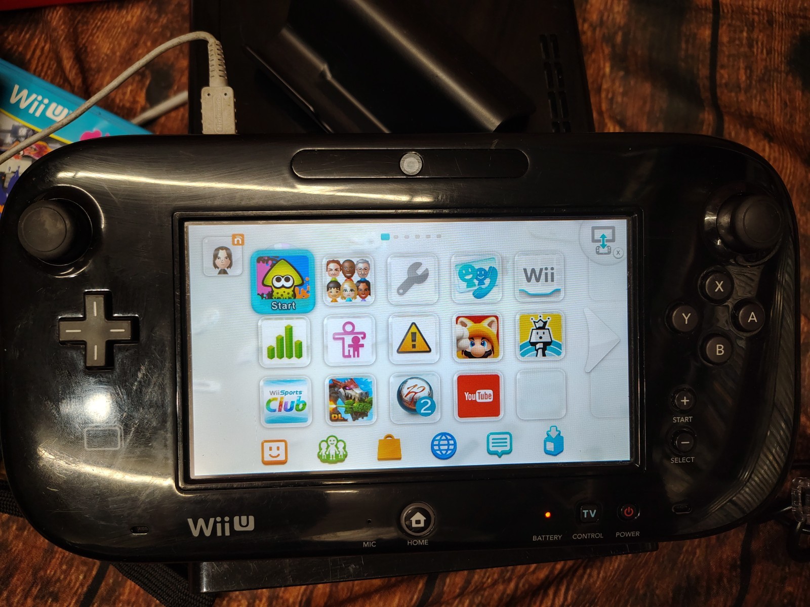 Nintendo Wii U 32GB Black Console Bundle – Mario Kart 8 & Splatoon – Tested