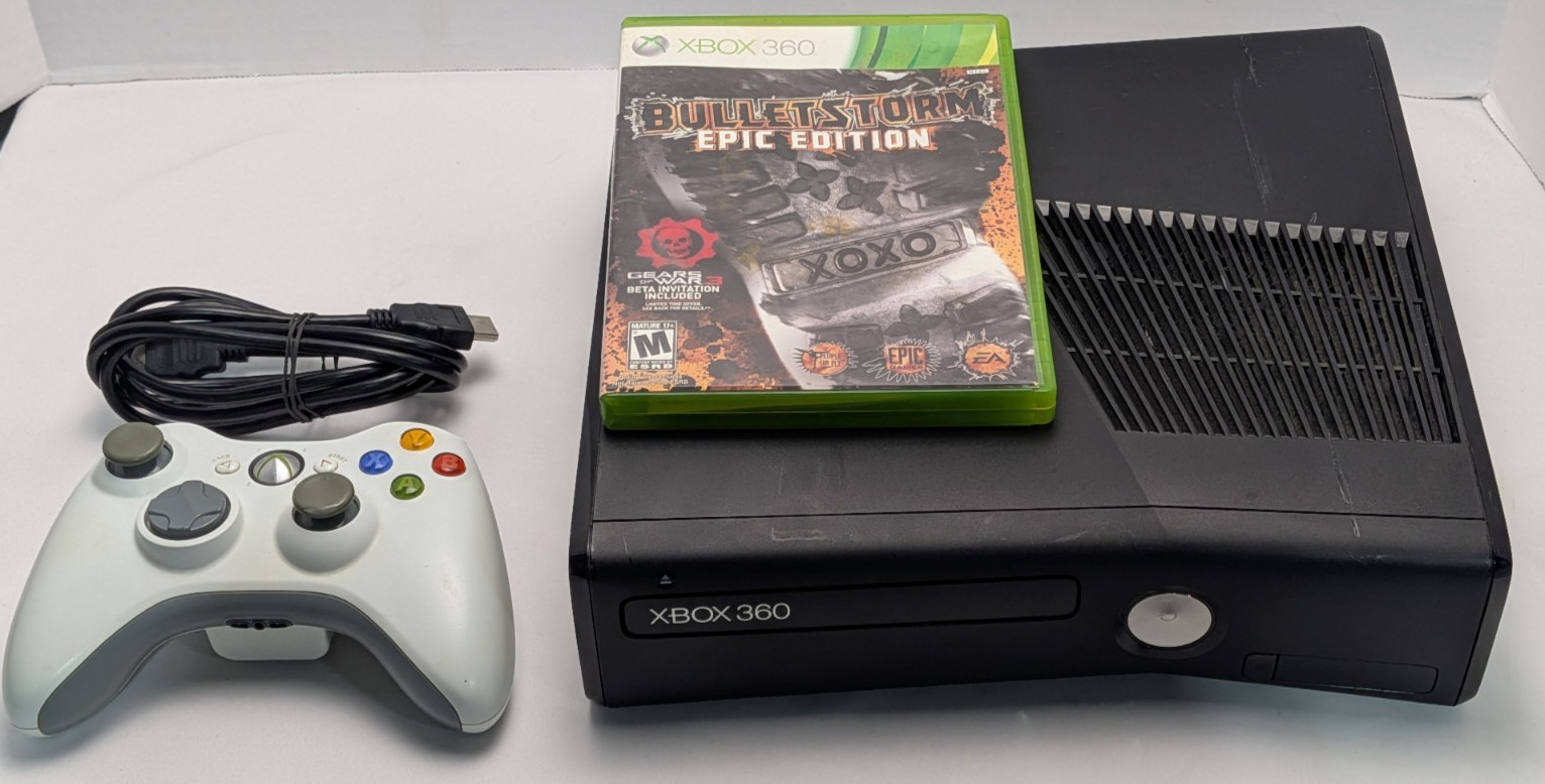 Xbox 360 S Slim 4gb Console Bundle NO POWER CORD Controller Game Tested