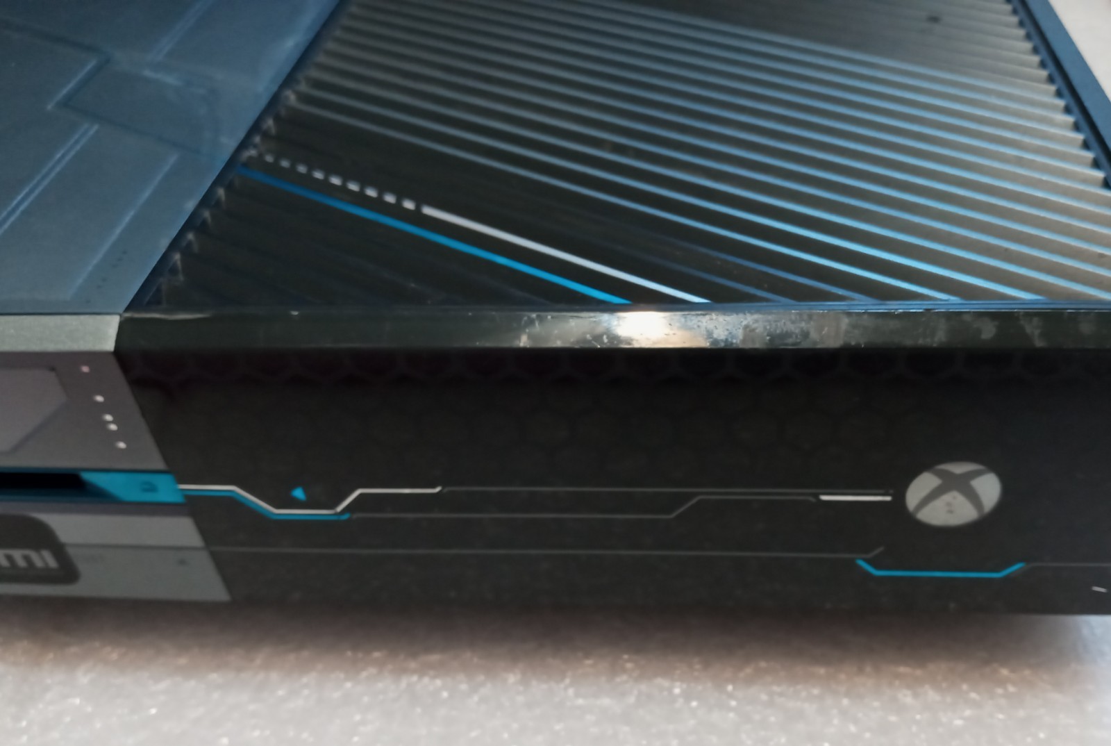 Xbox One Halo 5 Guardians Microsoft Limited Edition Console With Adapter