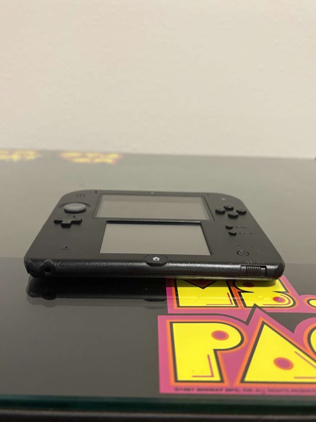 Nintendo 2DS Black & Red – Custom w/ Case *TESTED*