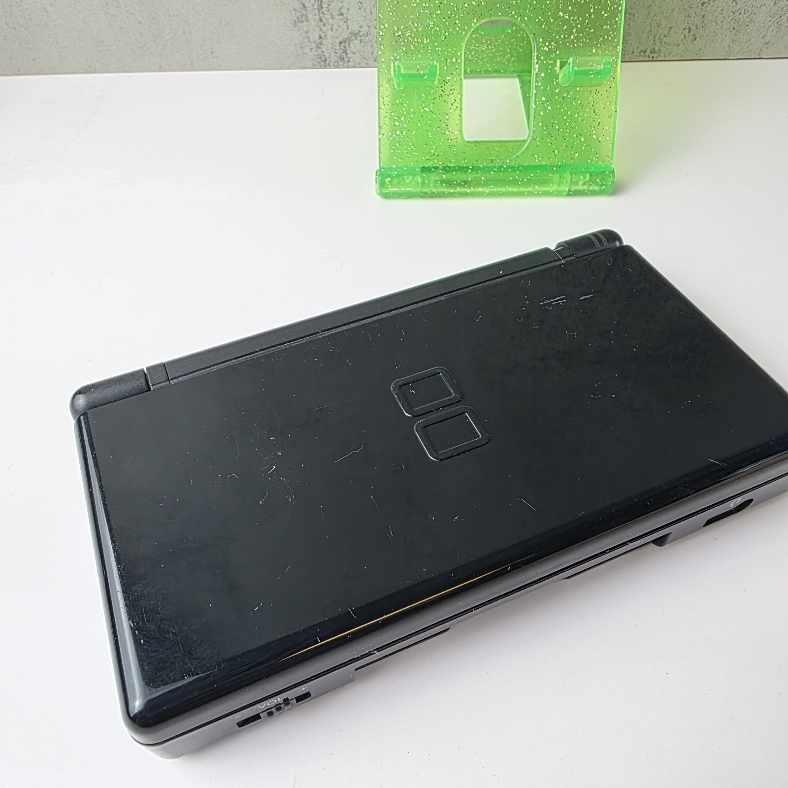 Nintendo DS Lite Black Handheld System USG-001 – Broken Screen Hinge