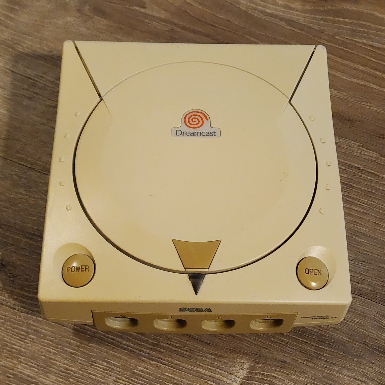 SEGA Dreamcast Console HKT-3020 Console Yellowed With Star Wars Racer Disc