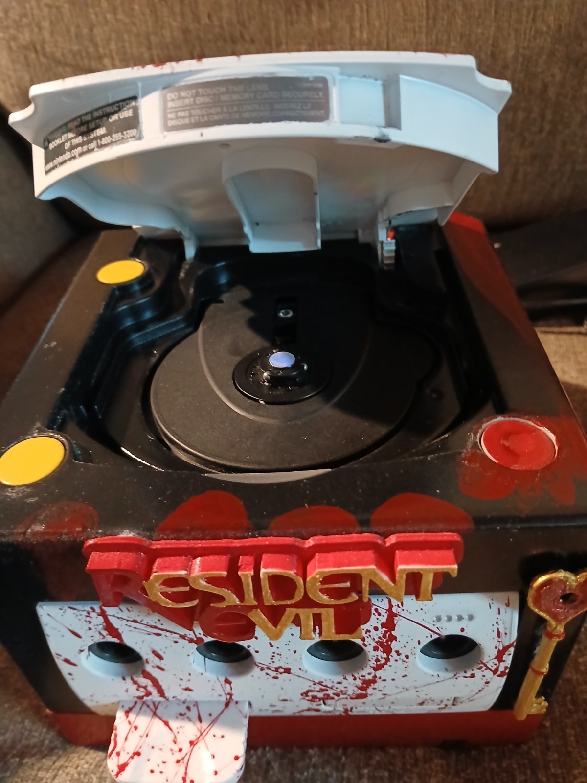 Custom Resident Evil Gamecube. 4 Games, 2 Controllers, Memory Card. See Pictures
