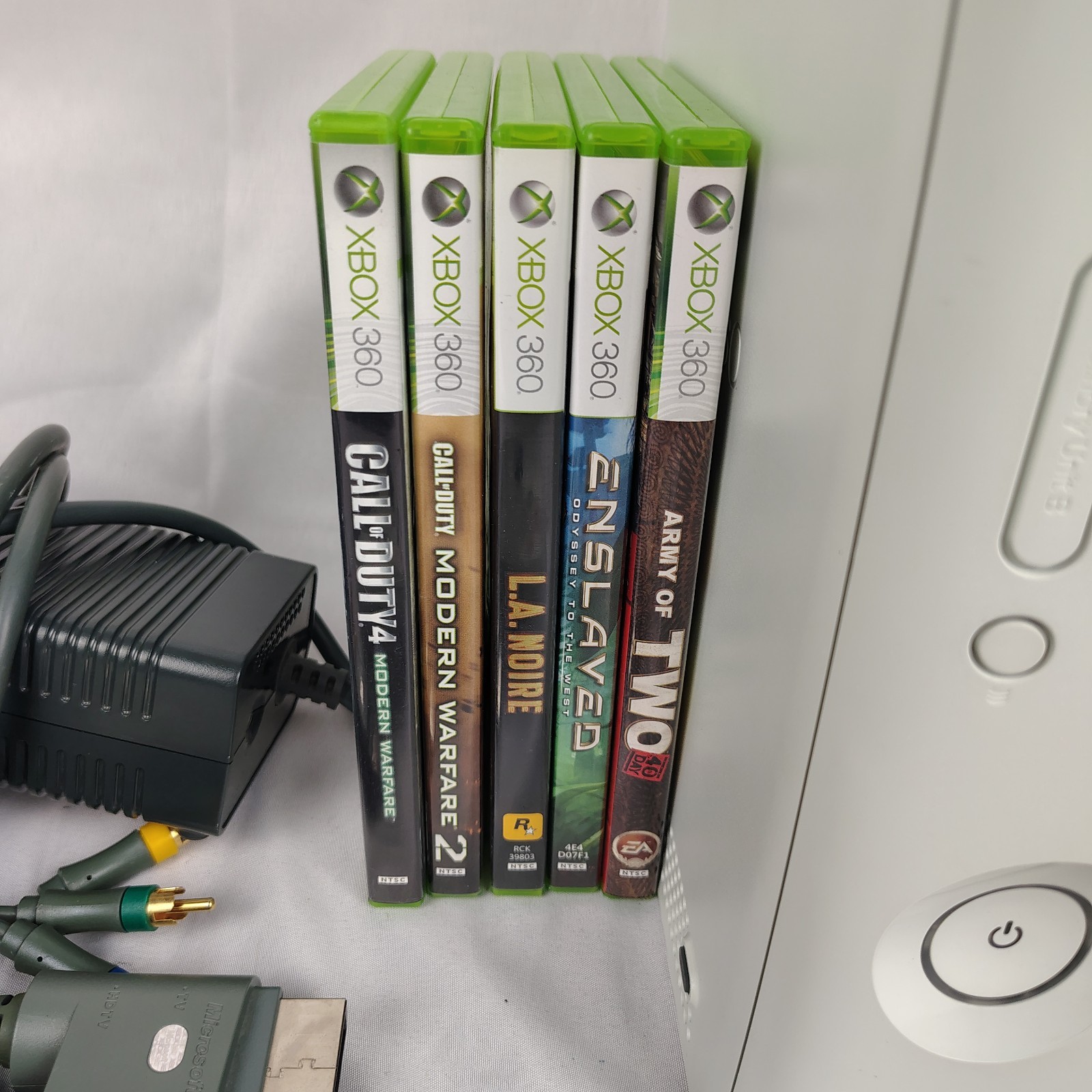 Xbox 360 Console Bundle White 12gb Games Controller Cords