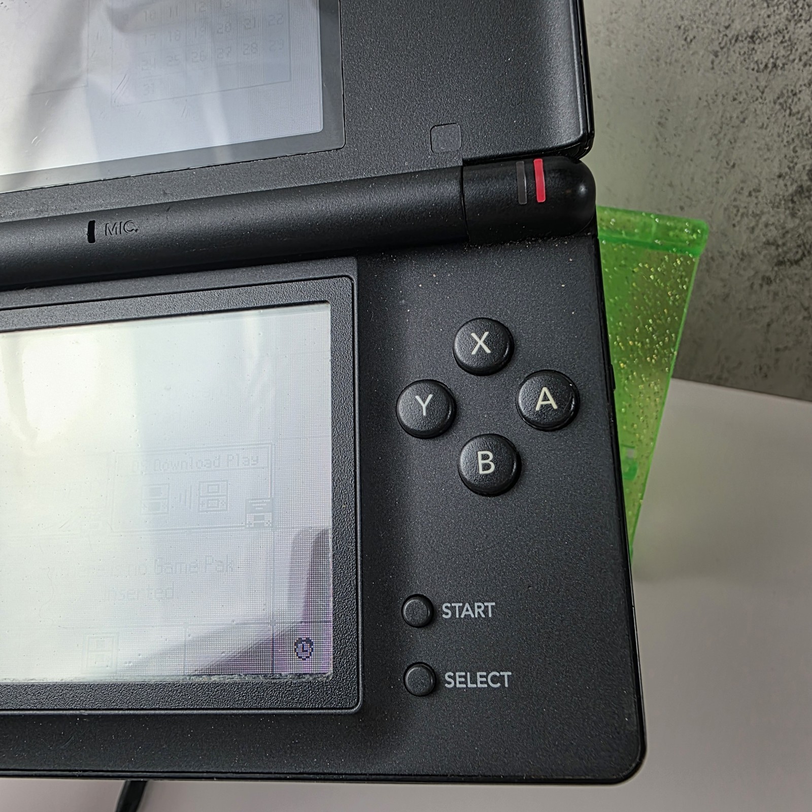 Nintendo DS Lite Black Handheld System USG-001 – Broken Screen Hinge