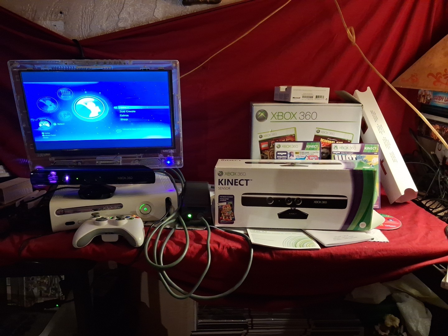 XBox 360 Pro White Console W/kinect Sensor 2 Controllers Play&charge Set In Box