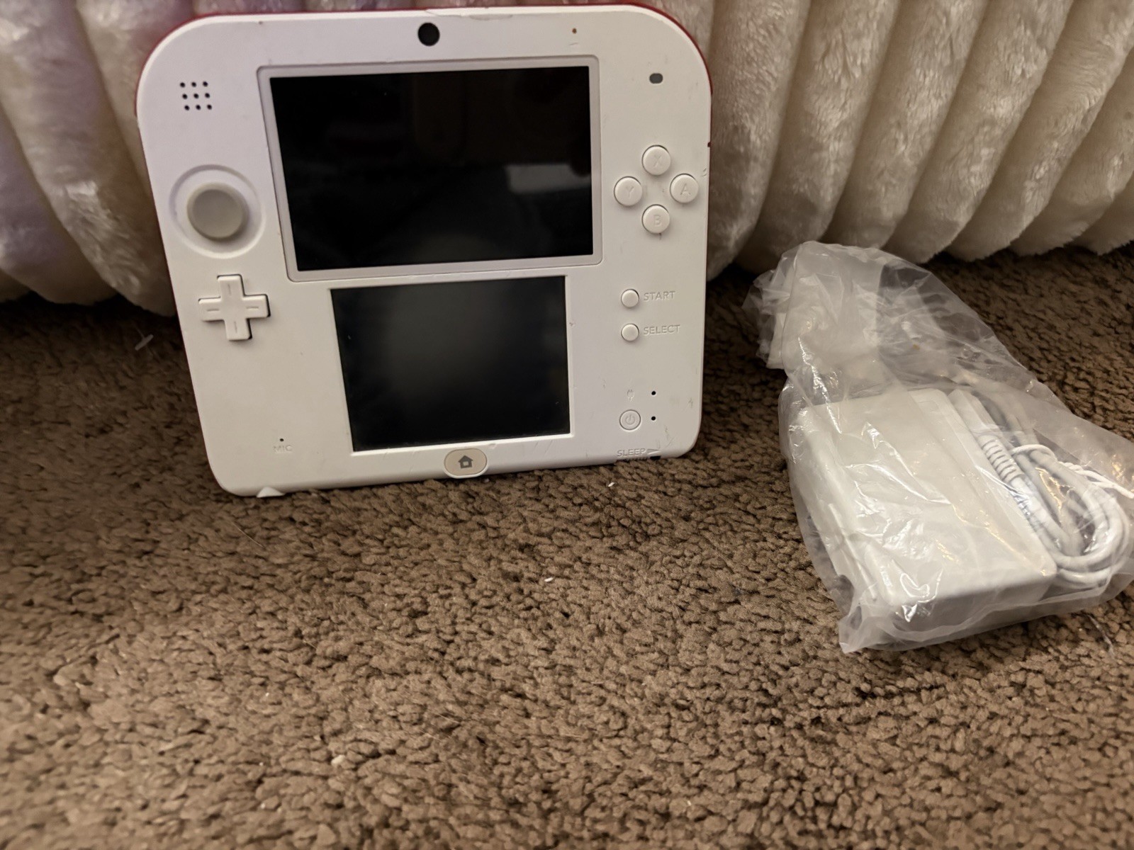 Nintendo 2DS White/Red Handheld Console + Charger Wi-Fi 4GB Region Free