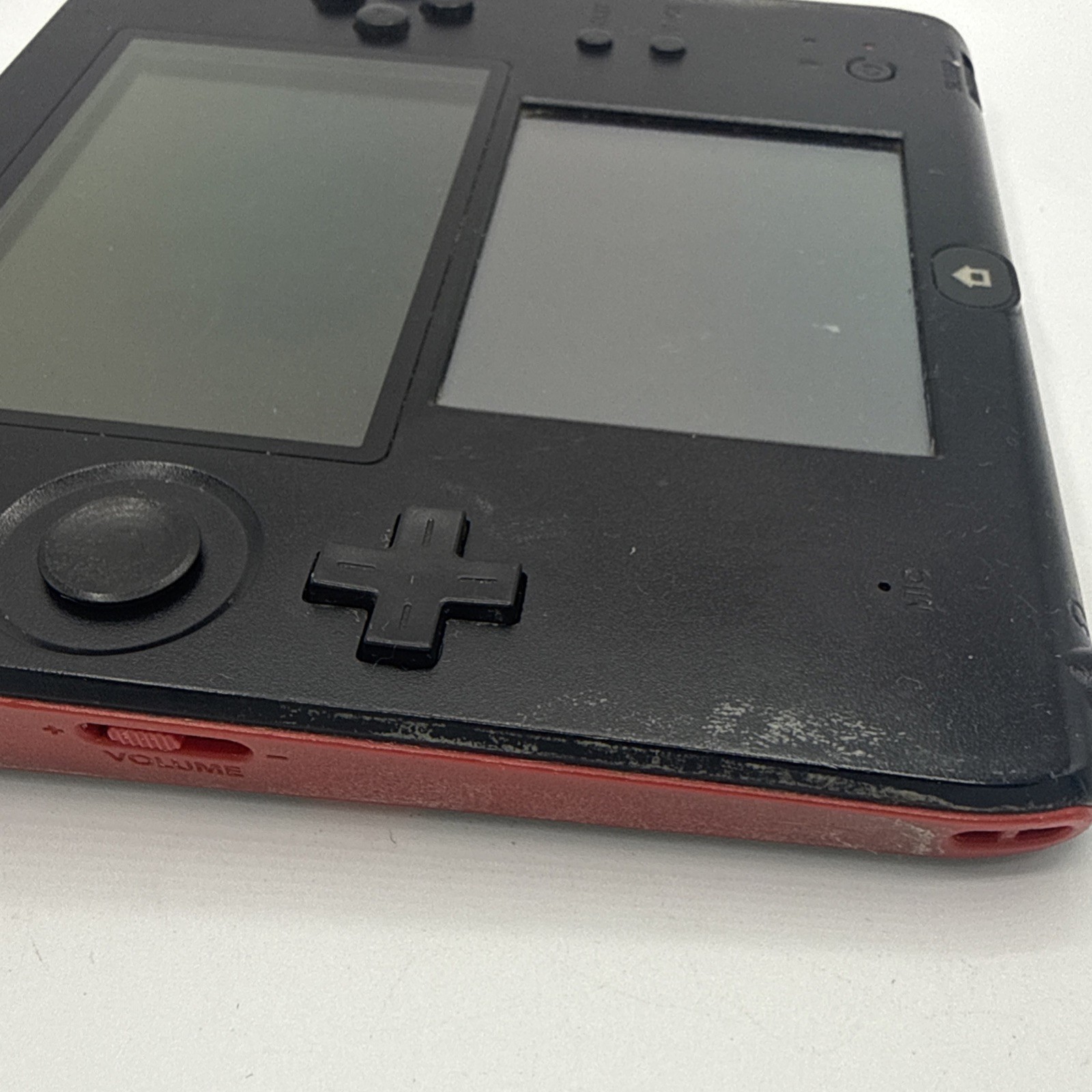 Nintendo 2DS Handheld Game Console FTR-001 Black Red – Game, Charger, & Case