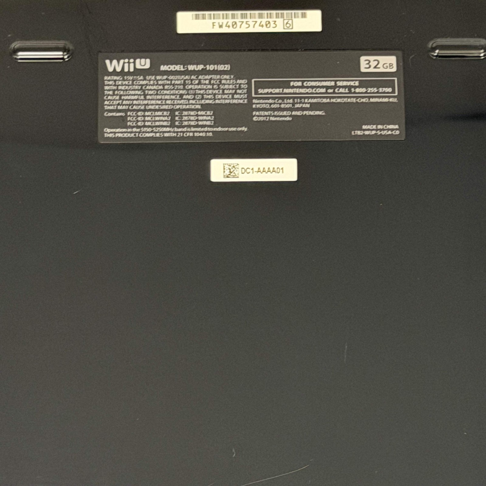 Nintendo Wii U 32GB Deluxe Console WUP-101 & GamePad WUP-010, Remotes and 4 Game