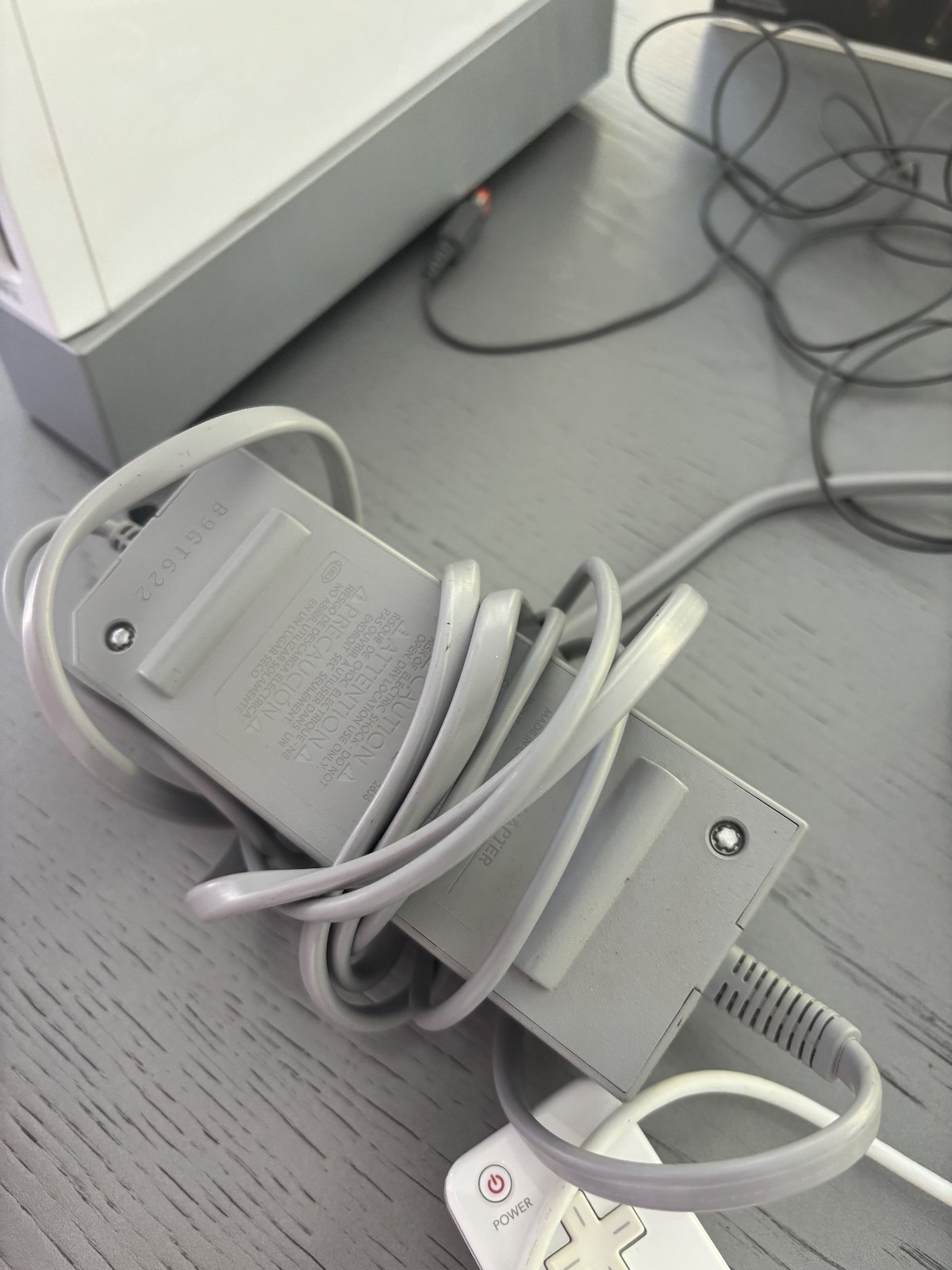 Nintendo Wii RVL-001 512 MB Home Console Bundle- White