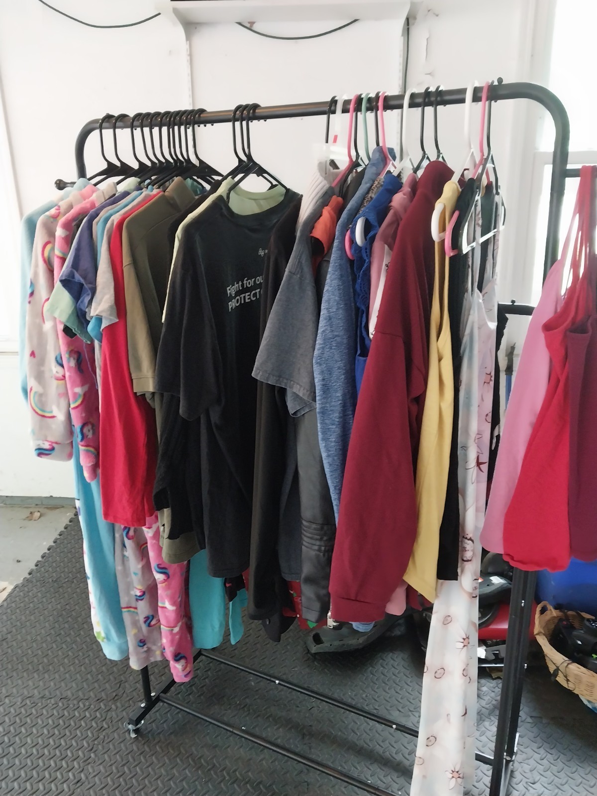 yard sale 8901 black hawk ln indana u.s.a