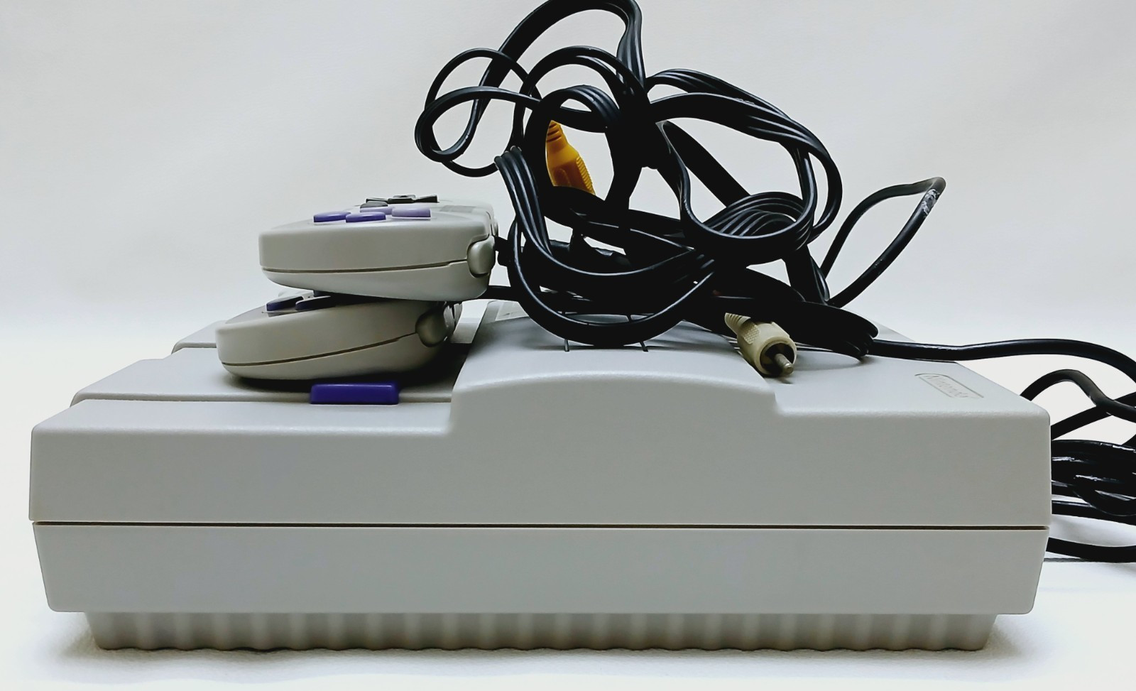 Super Nintendo Entertainment System Console SNS-001 – For Parts Only