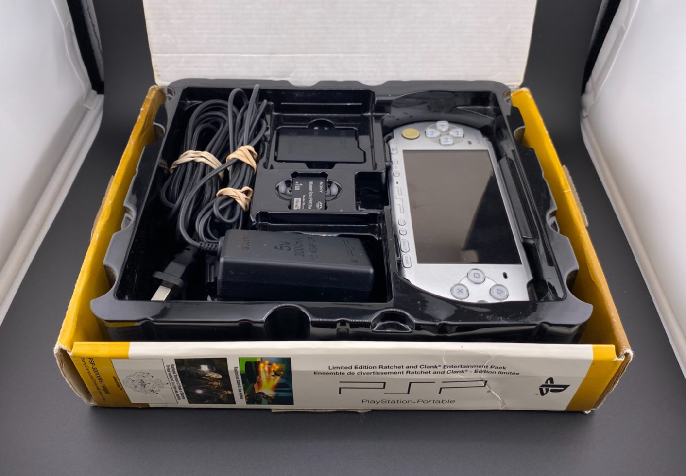 Sony PlayStation Portable PSP Handheld Console (PSP-3001) Ratchet & Clank in Box