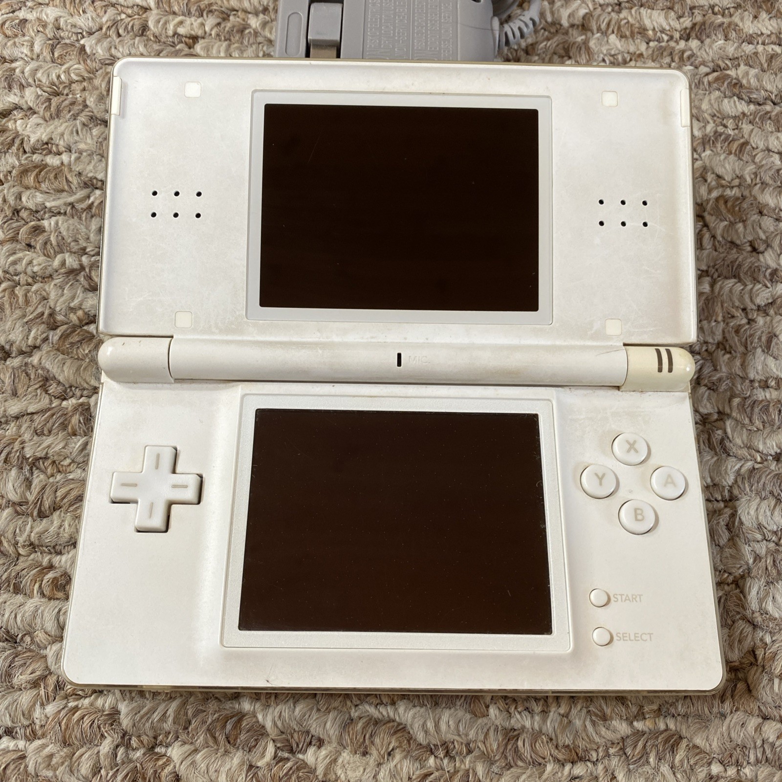 Nintendo DS Lite (USG-001) Handheld – White Charger