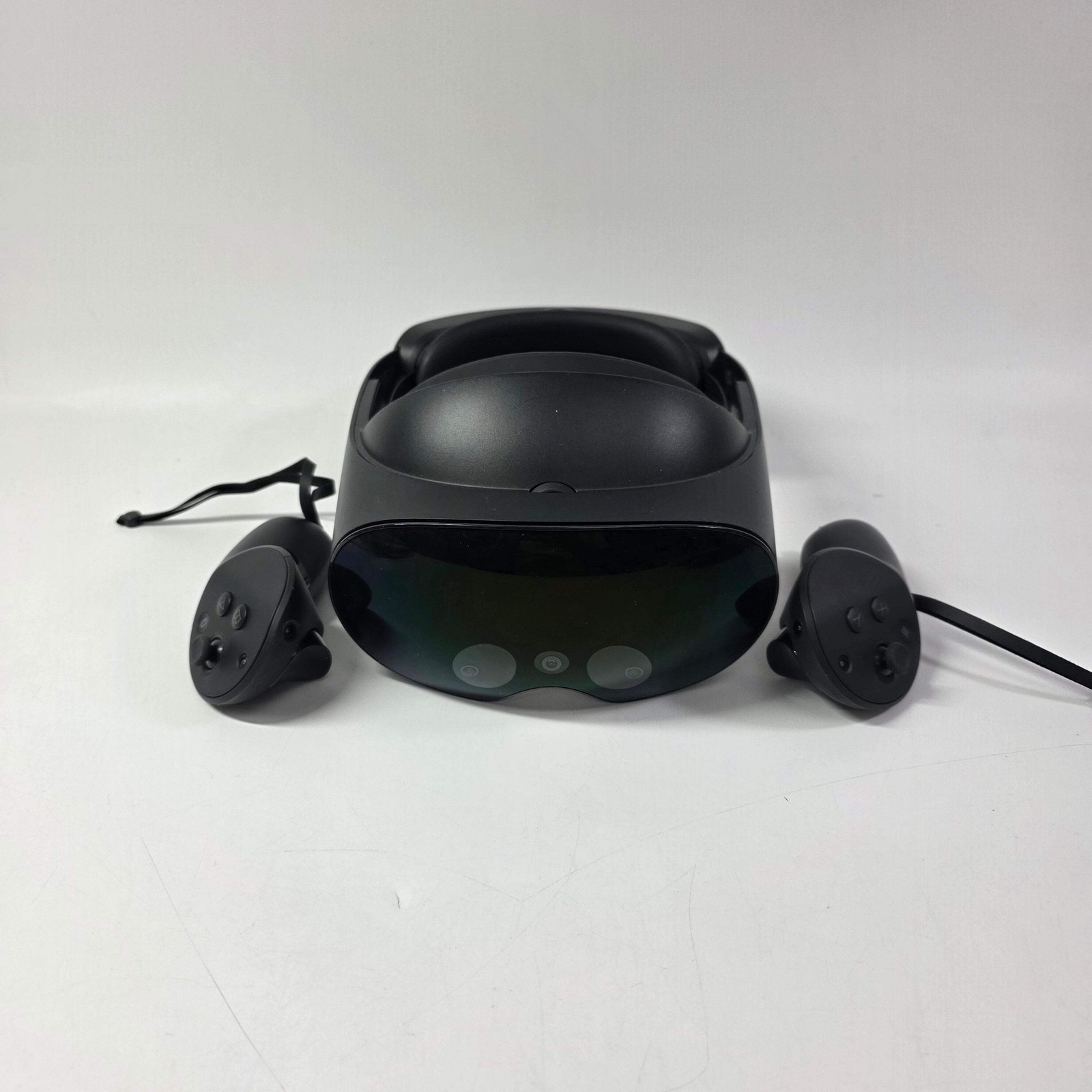 Meta Quest Pro 256GB Standalone All-in-One VR Headset DK94EC