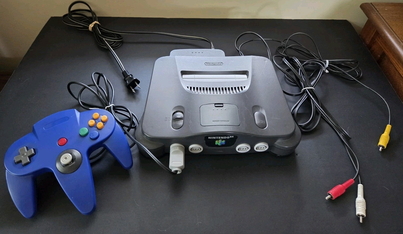 Nintendo 64 NUS-001 (USA) Console For Parts/Repair-Powers On, Cords & Controller