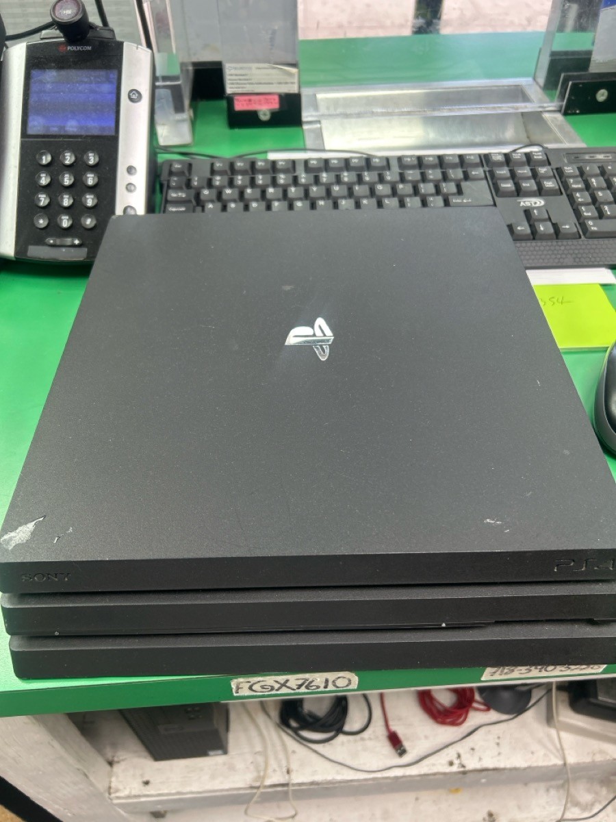 SONY PS4 PRO (E13007247)