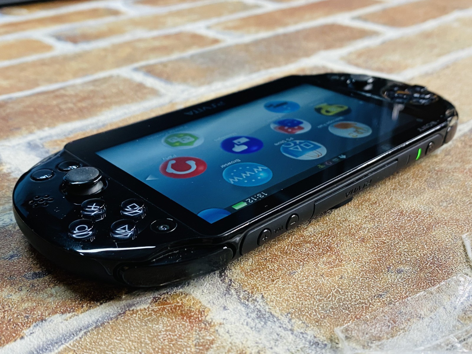 PS Vita Black PCH 2000 SONY PlayStation Japan Tested 8GB Charger MobileCase EX P
