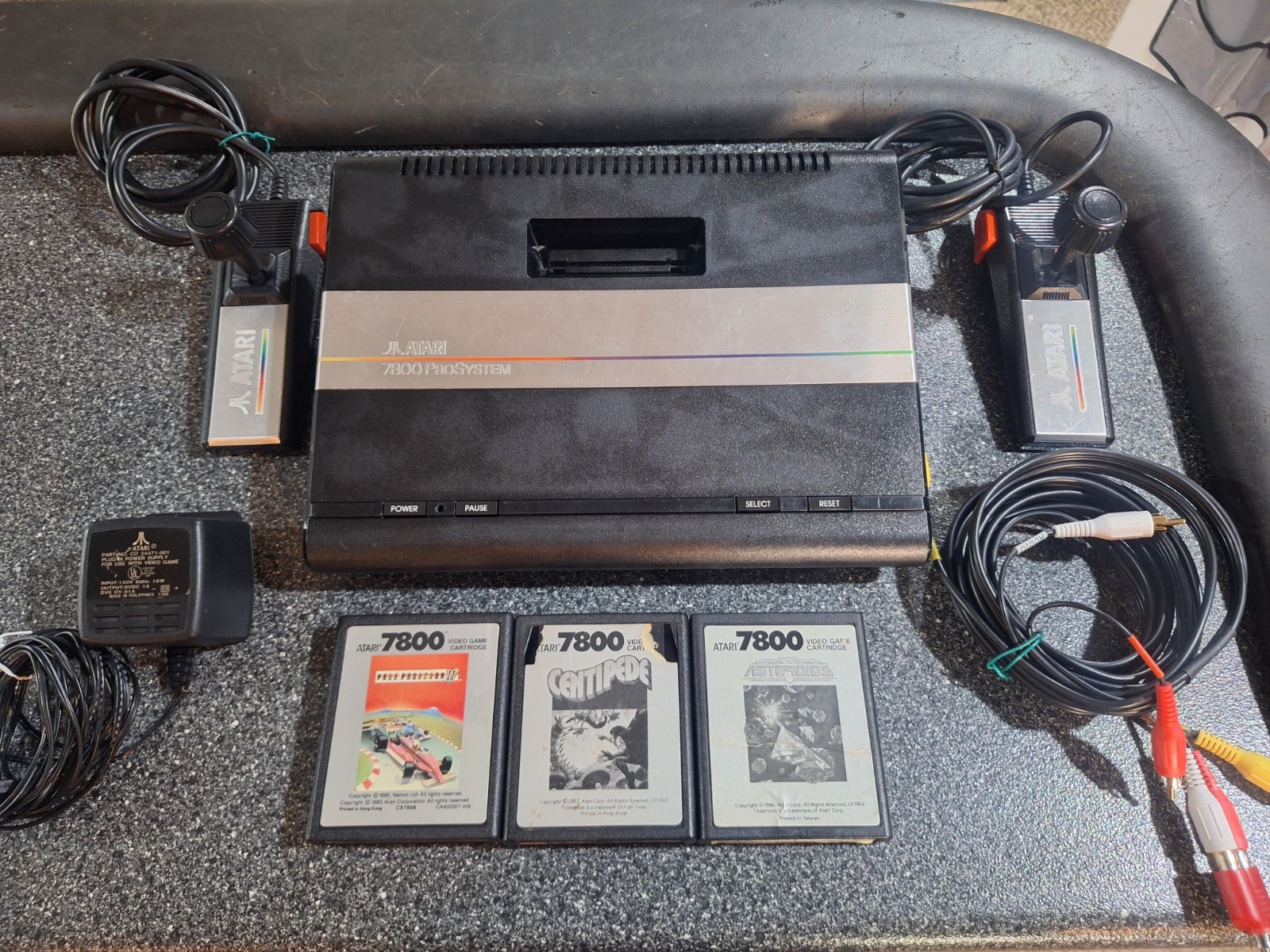 Atari 7800 Console Prosystem Bundle Controllers Games AV Composite Mod! TESTED