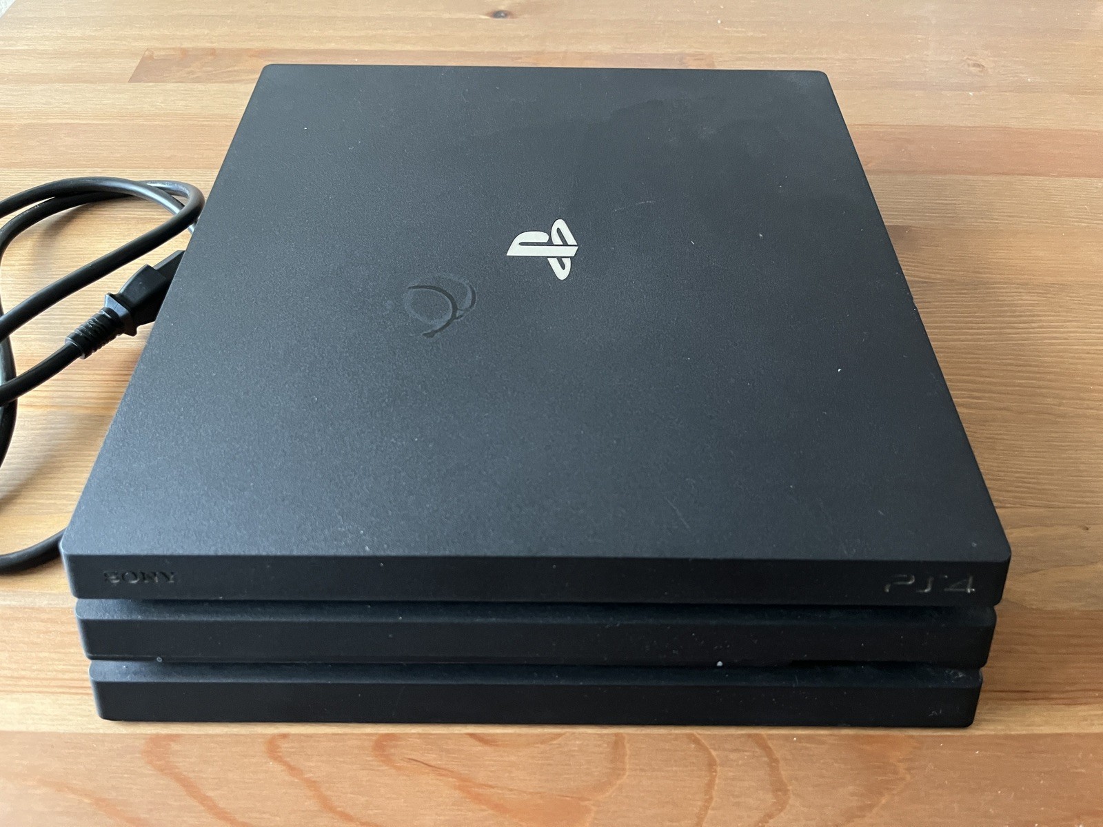 Sony PlayStation 4 PS4 Pro 1TB Console Only – CUH-7015B – Black – Works!