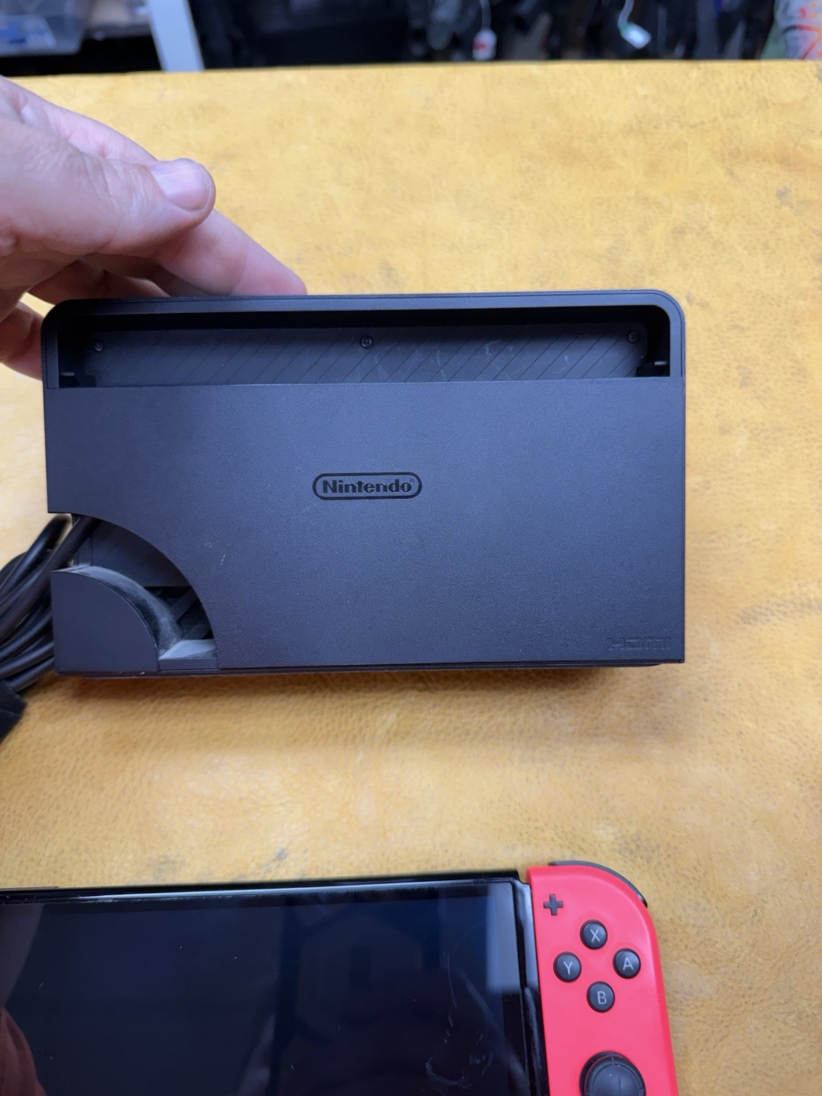 Nintendo Switch OLED HEG-001 Console w Accesories – 64GB