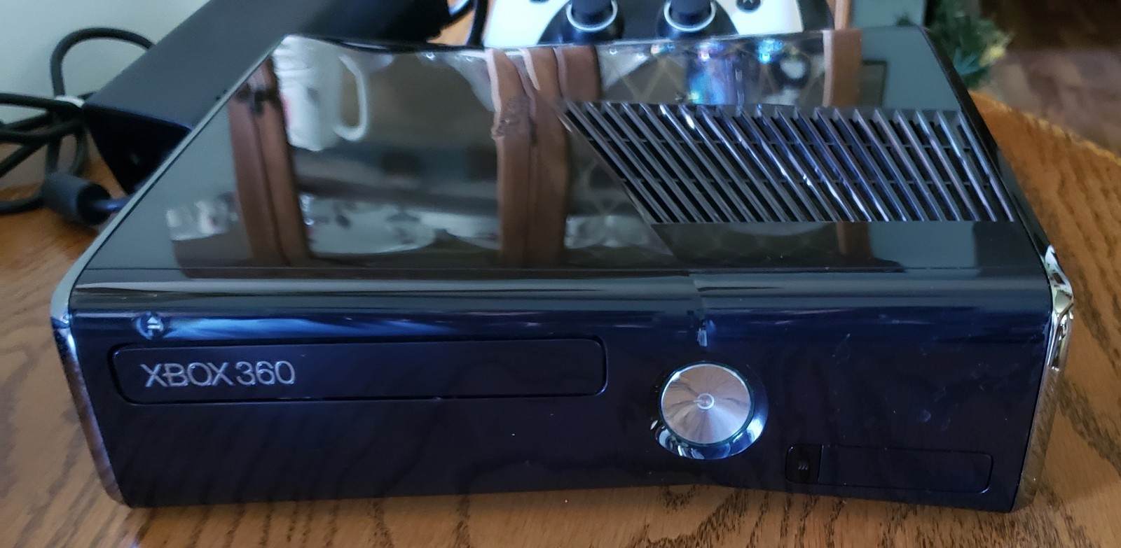 Xbox 360 S ( 1439 ) Bundle
