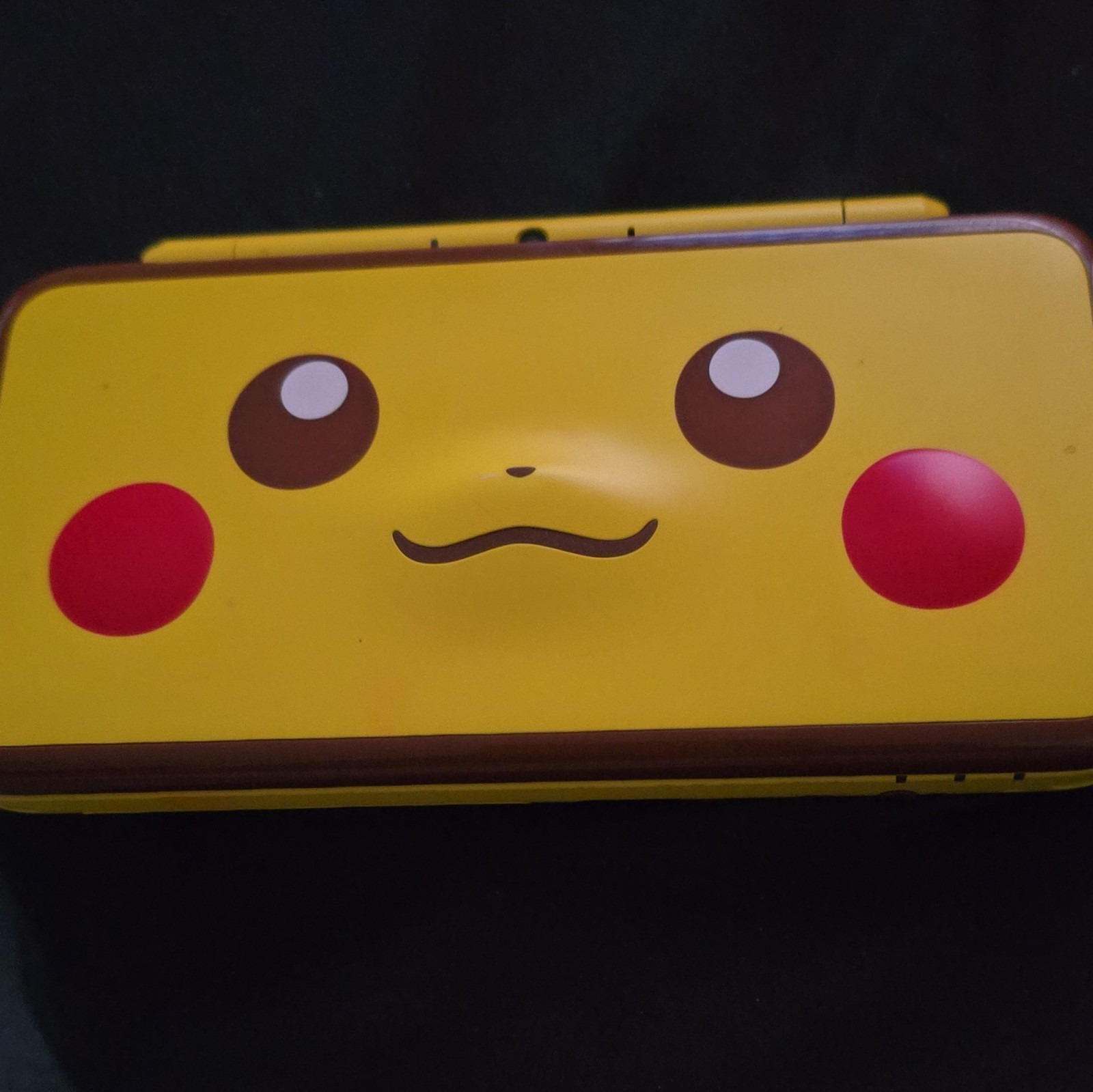 Nintendo 2DS XL Pikachu Edition Yellow Handheld Console 3D Audio Technology