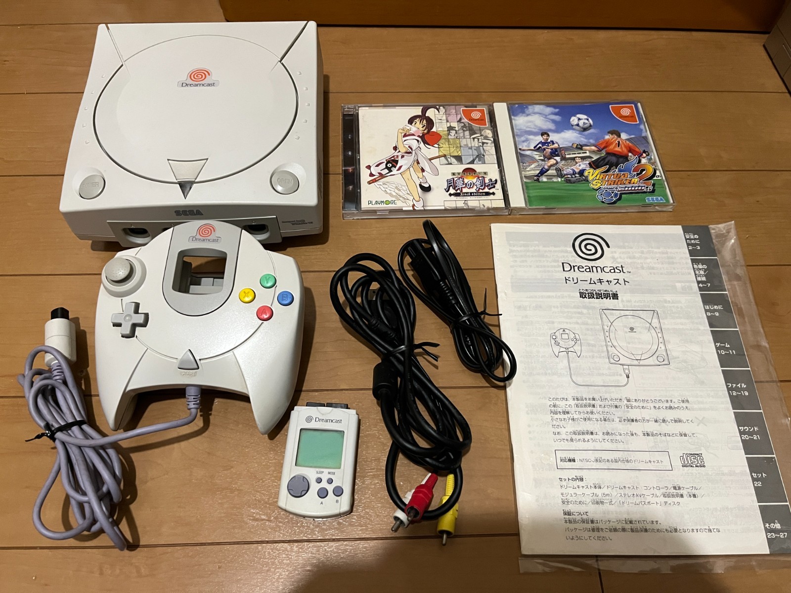SEGA DreamCast Console (HKT-3000) & Controller with 2 game and BOX,Manual 0420