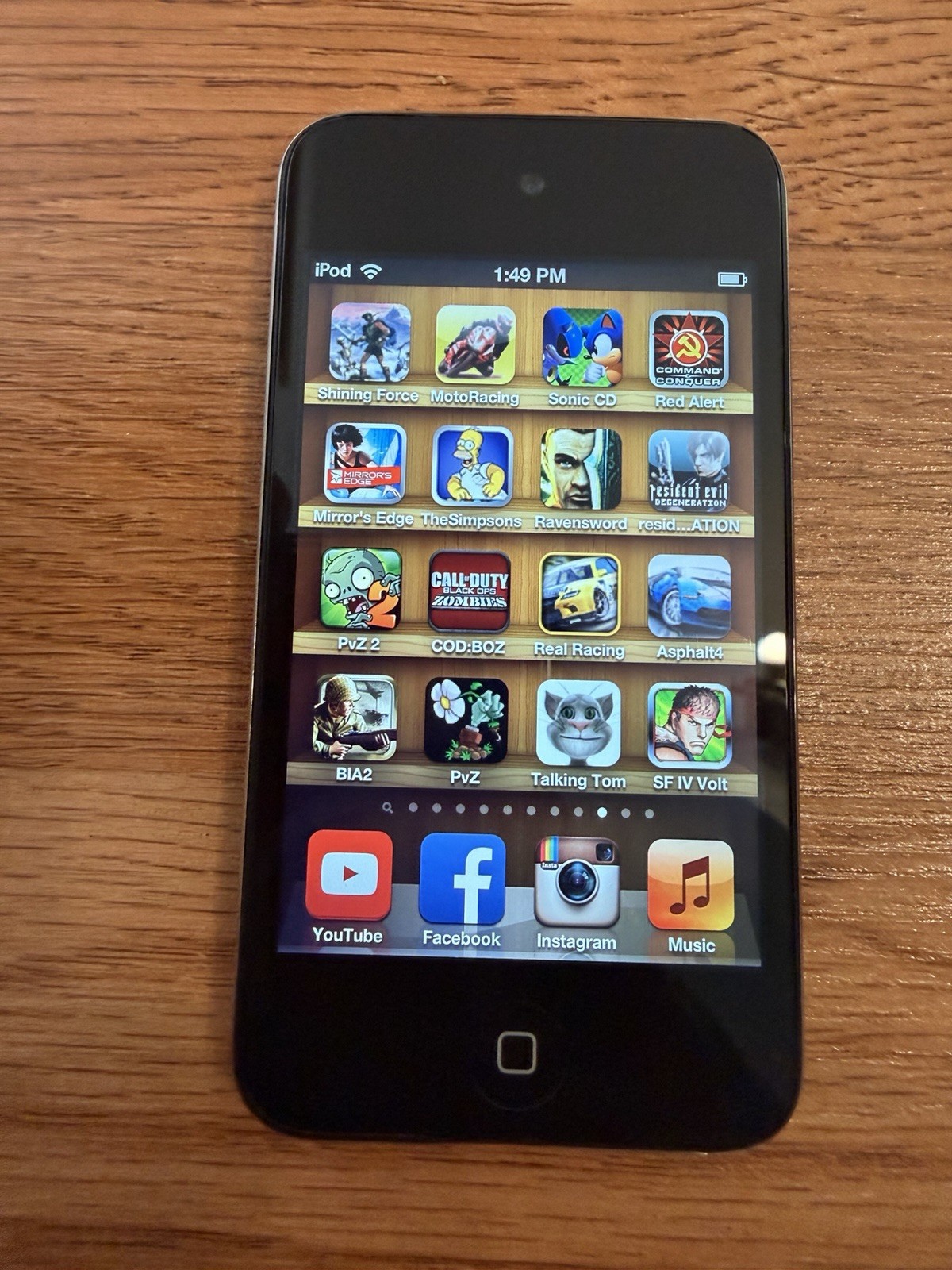 iPod touch 4th 64gb 160 Retro Games Voltron Resident Evil Infinity Blade