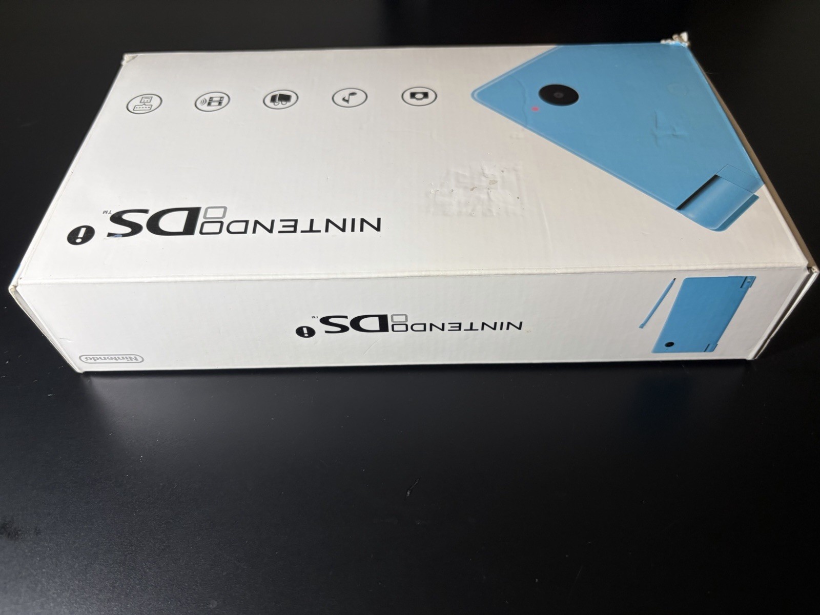 Nintendo DSi Handheld Game Console Blue Complete In Box Very Good