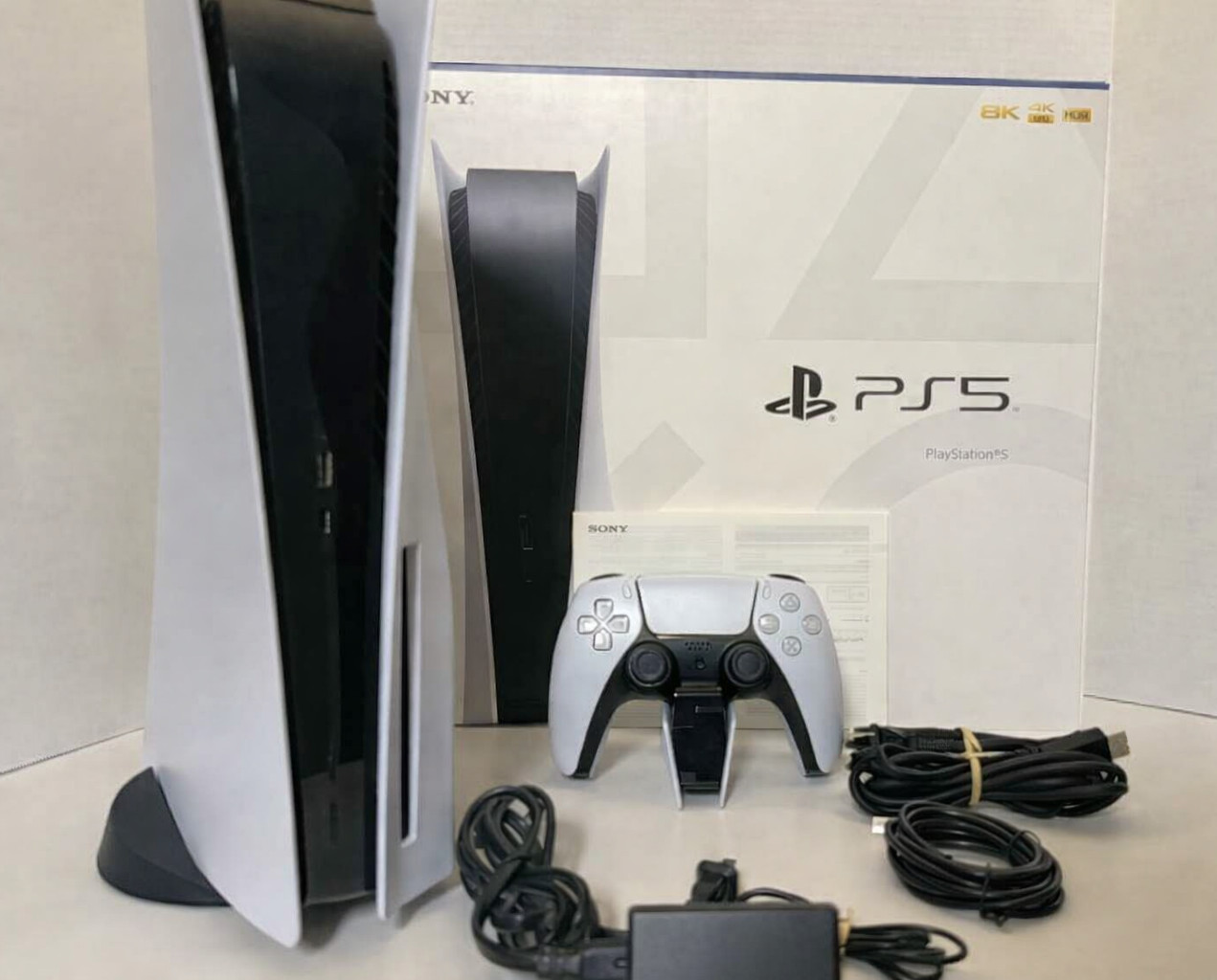 Sony PlayStation 5 – White – Disc Edition – 825GB **COMPLETE IN BOX**