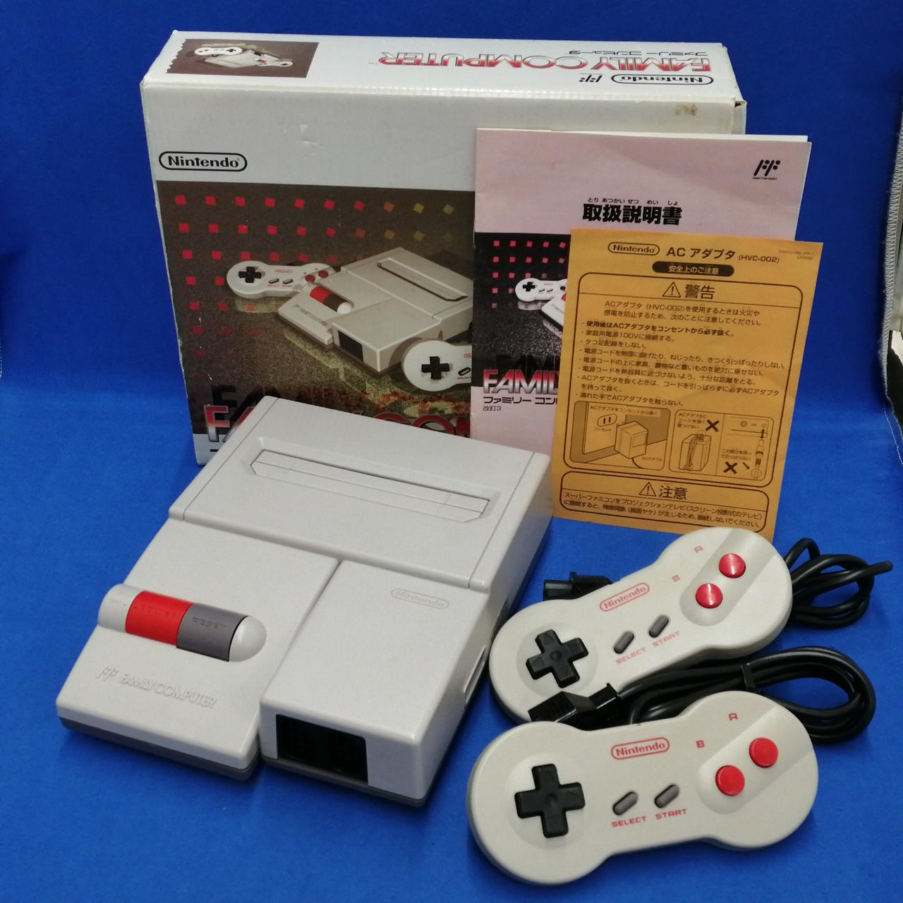 Nintendo New Famicom HVC-NFF Console CIB Box 2 Controllers AV AC Adapter JP